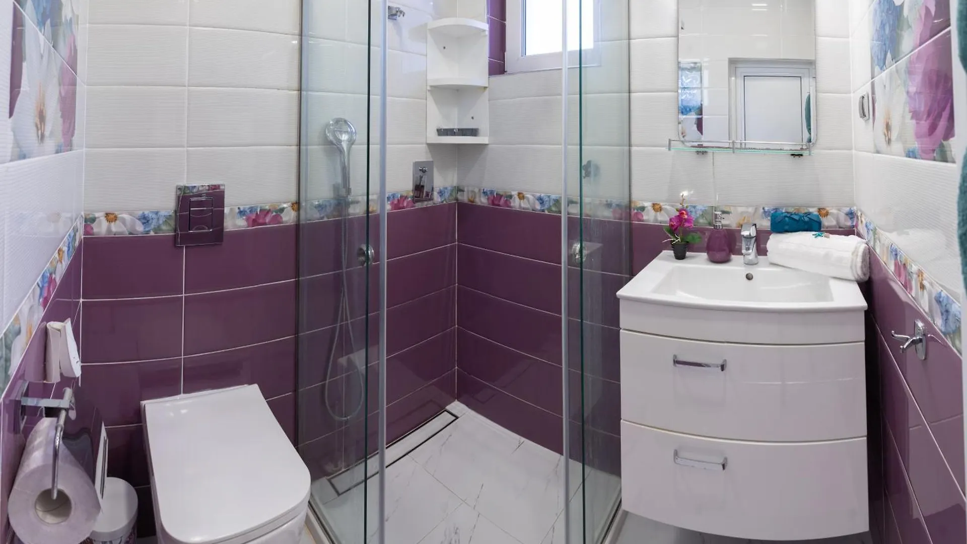 Luxury 2 Bedroom Apartment In Central Варна