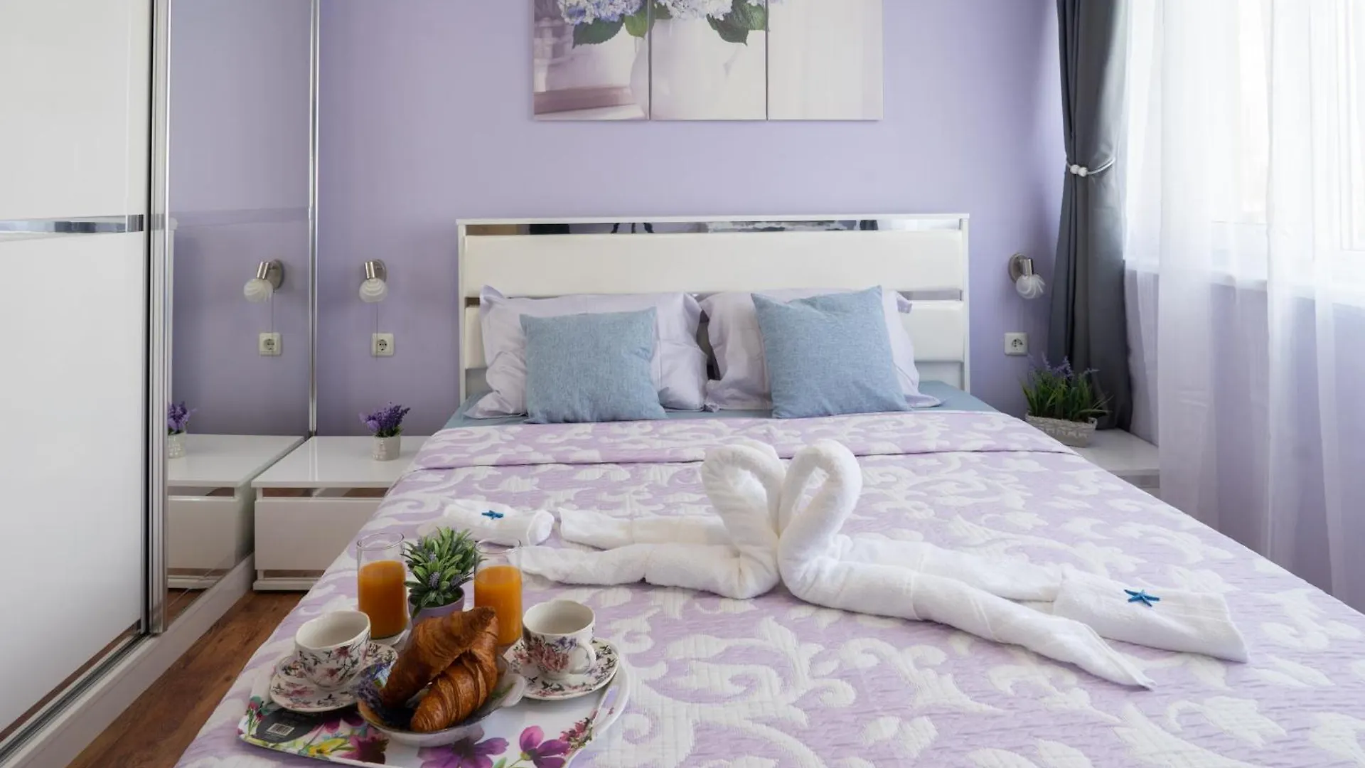 Luxury 2 Bedroom Apartment In Central Варна