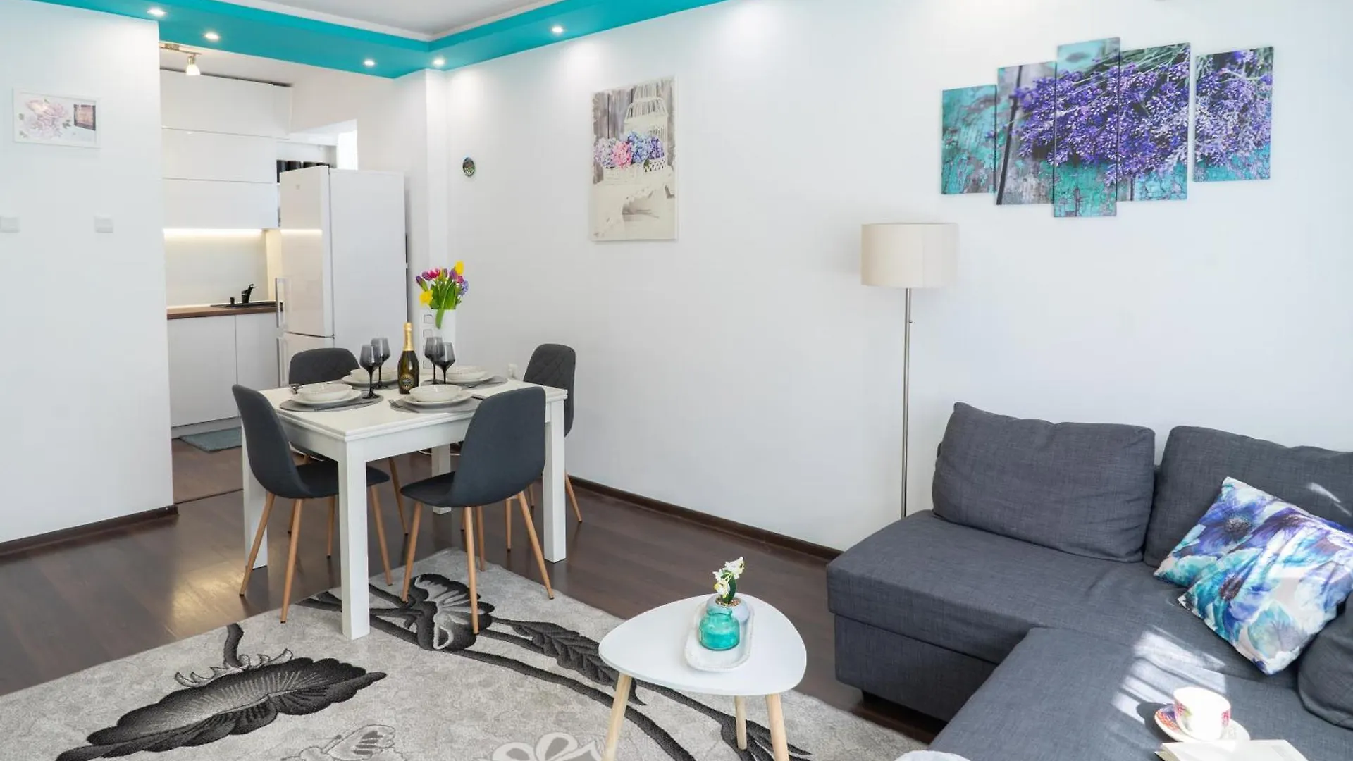 Luxury 2 Bedroom Apartment In Central Варна