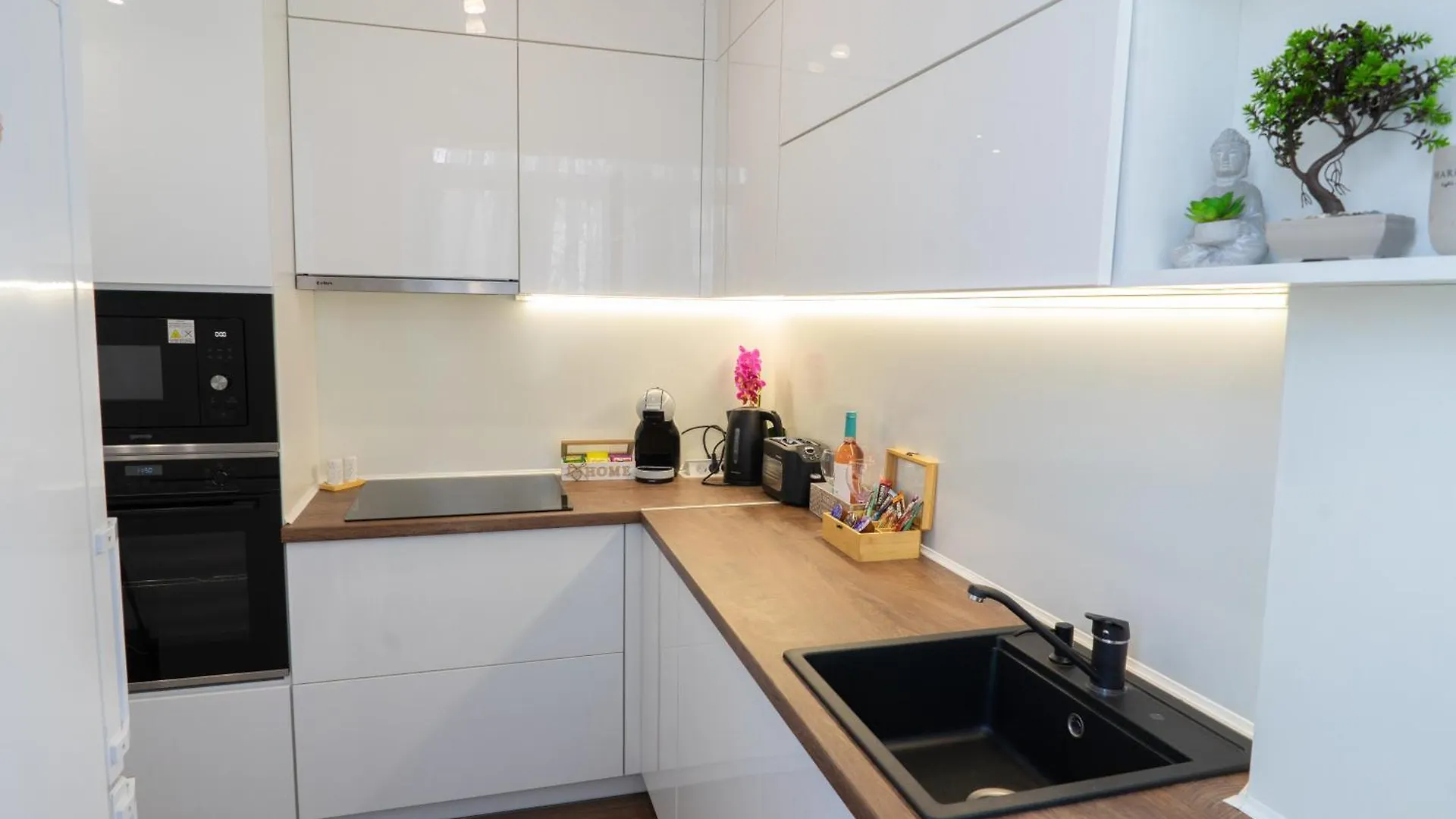 Luxury 2 Bedroom Apartment In Central Варна